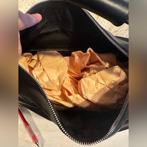 NEW Tod’s Miky Zip Medium - Black - Picture 7 of 7